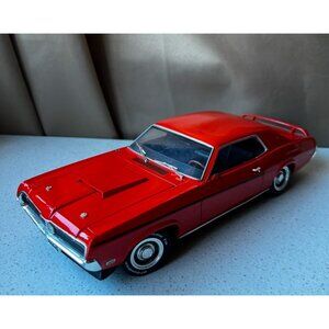 Mercury Cougar 1969 Die-Cast Model 1:18 Scale Red Collectible Car